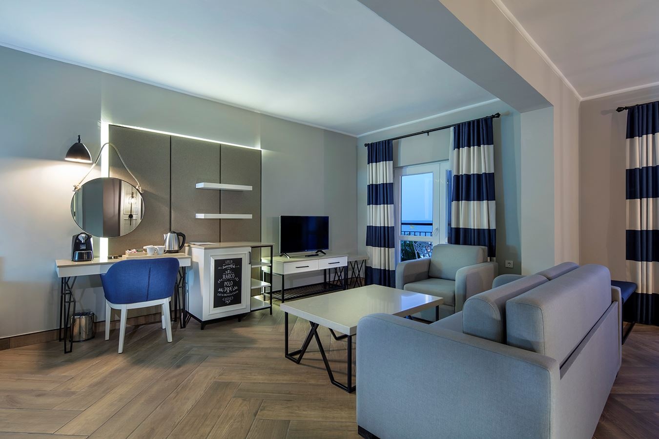 rooms-deluxe-room