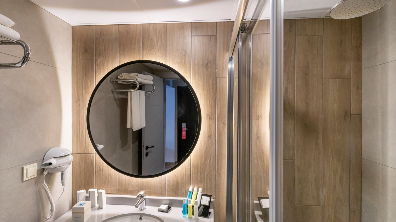 rooms-standard-room