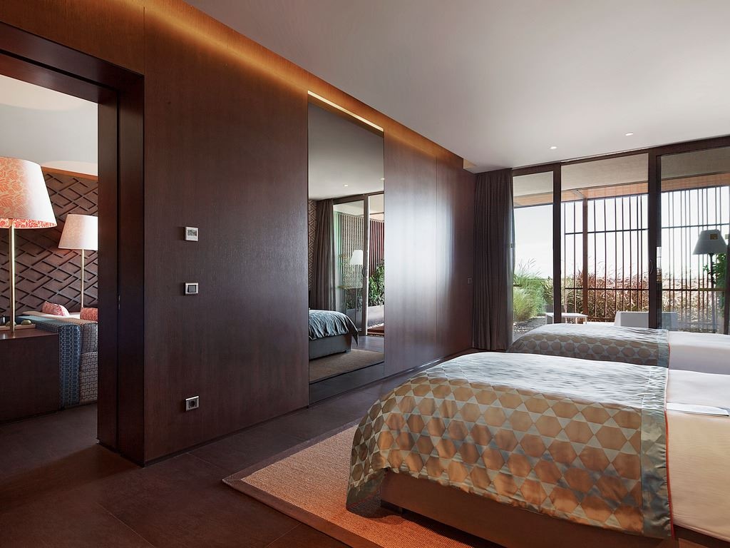 rooms-royal-suite-family-garden