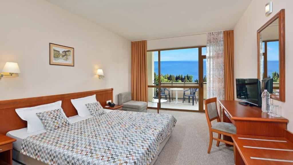 rooms-single-parent-room-sea-view