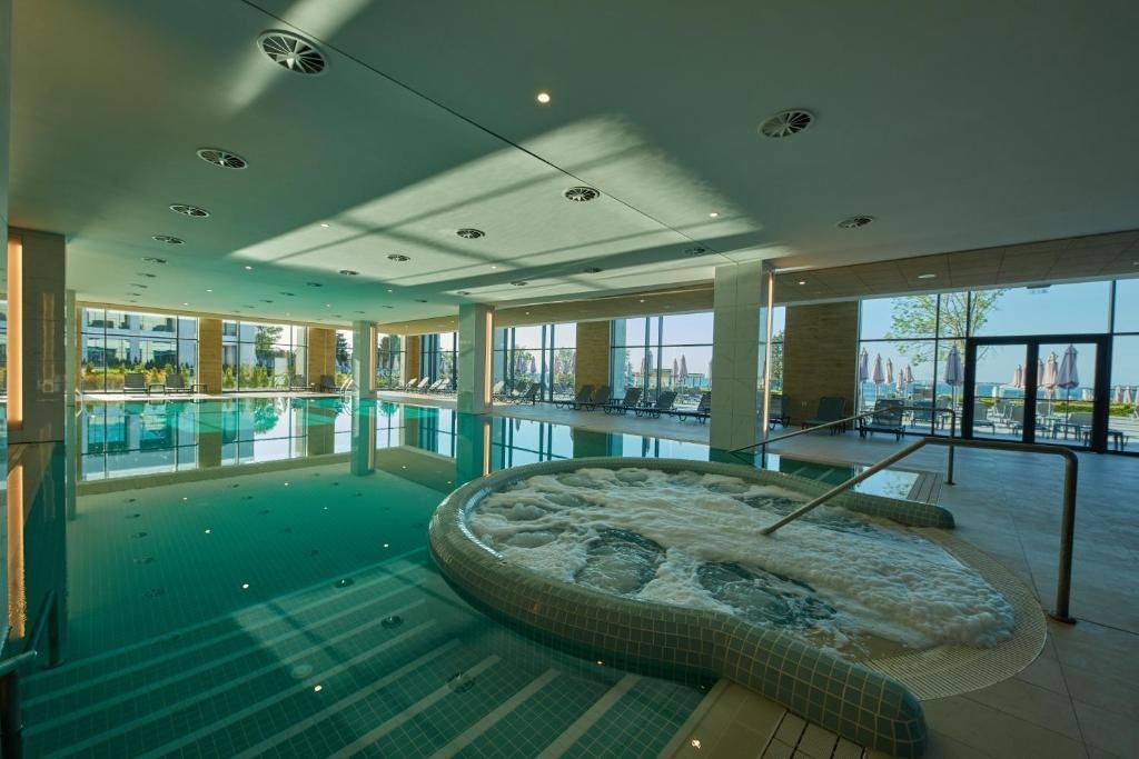 pools-indoor-pool