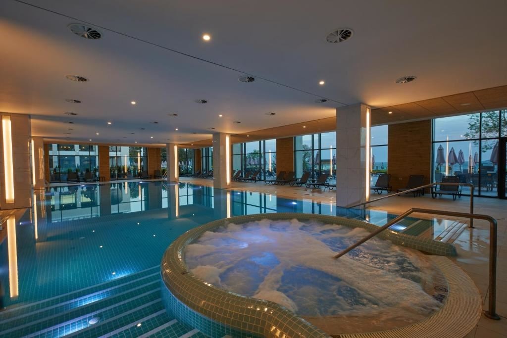 pools-indoor-pool