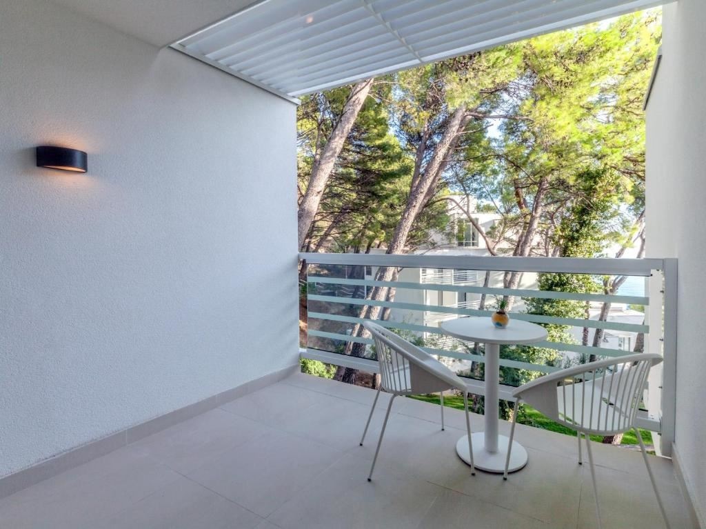 rooms-superior-room-balcony