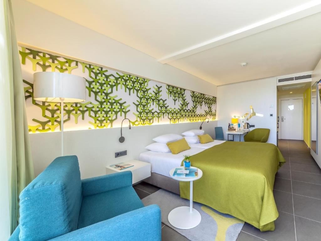 rooms-superior-room-balcony