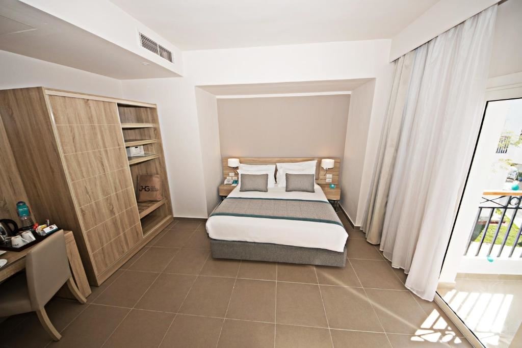 rooms-standard-room-garden-view