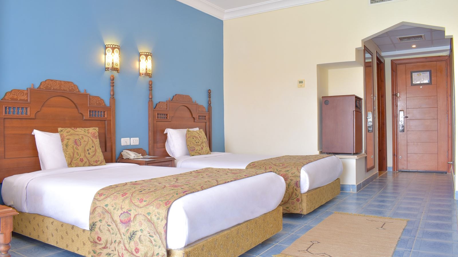 rooms-room-standard-seaview