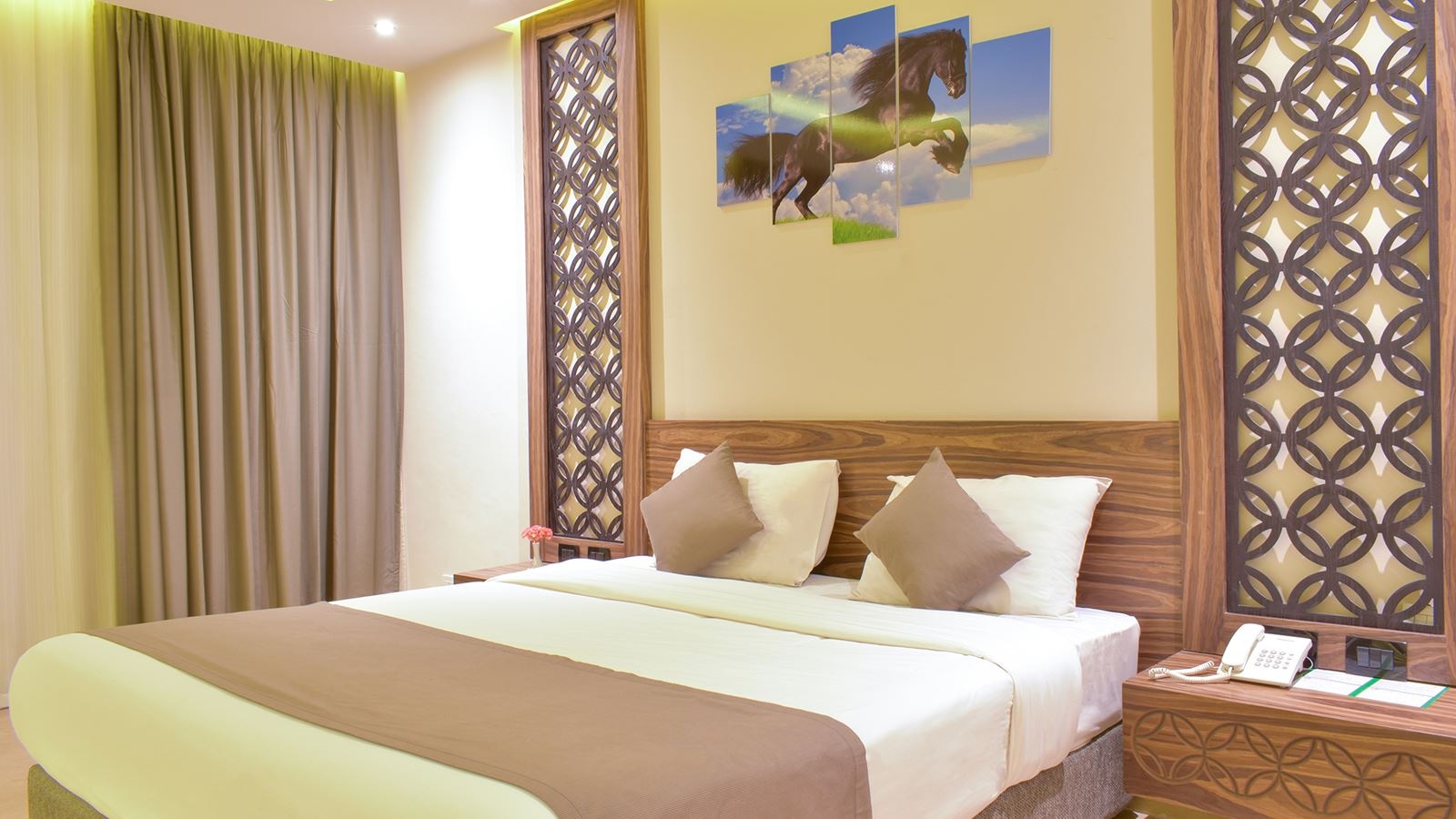 rooms-room-superior-pool-view