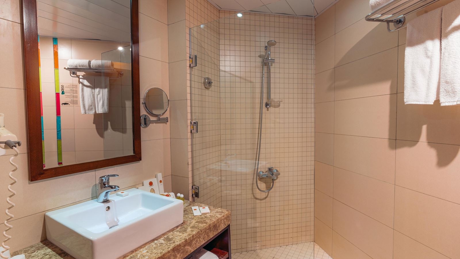 rooms-bungalow-room