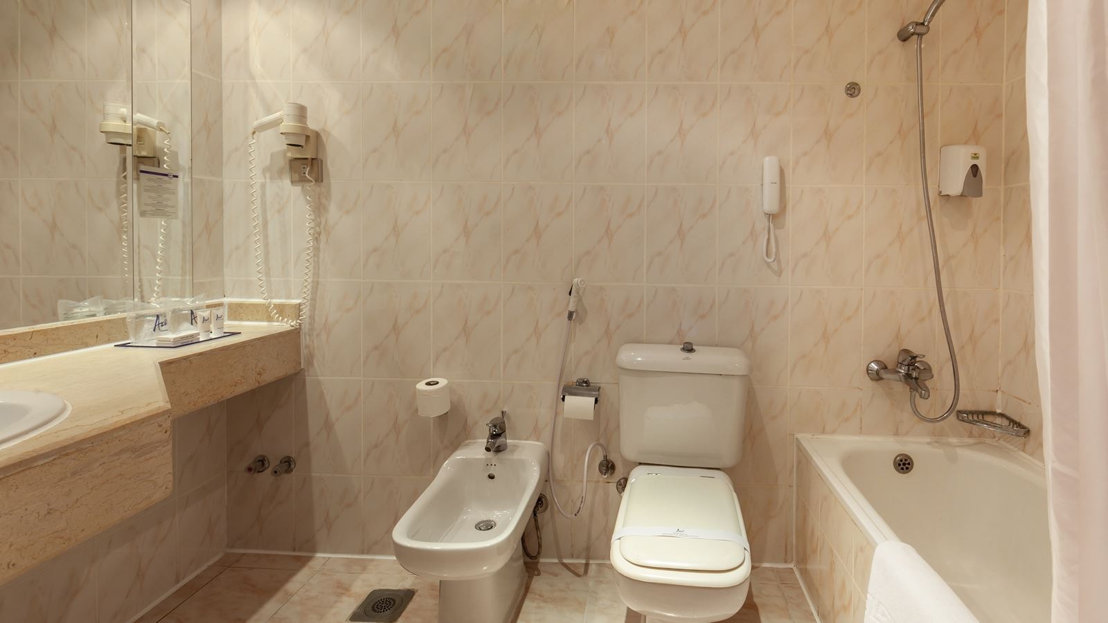 rooms-standard-room
