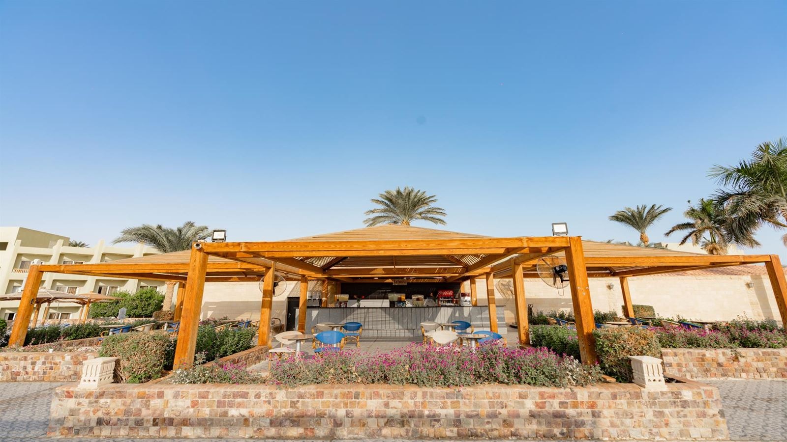 bars-siesta-pool-bar