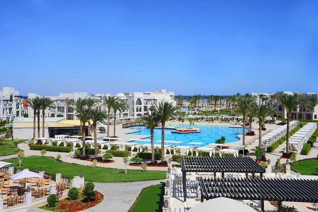 rooms-superior-pool-view