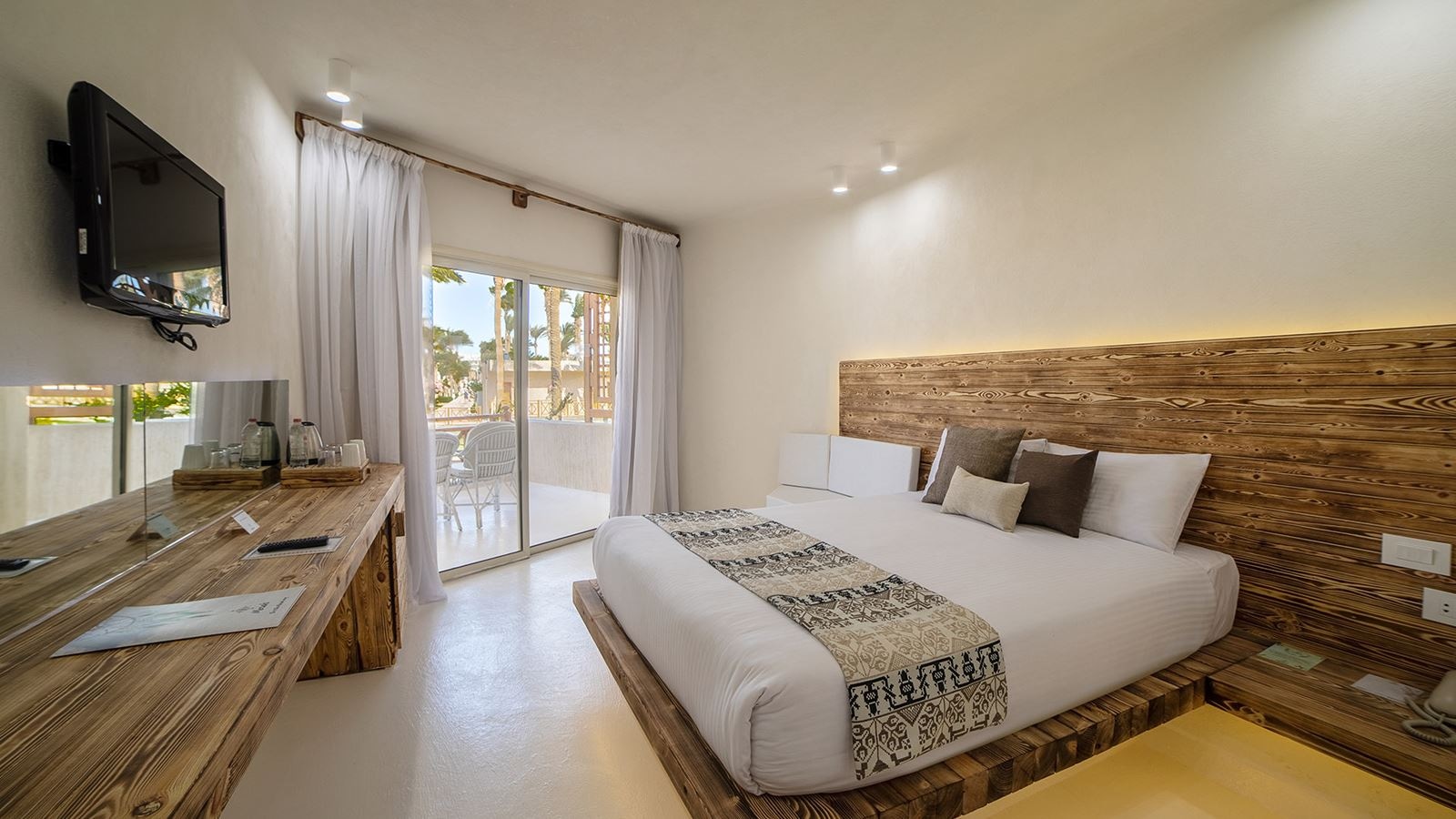 rooms-gypster-room-garden--side-sea--sea-view