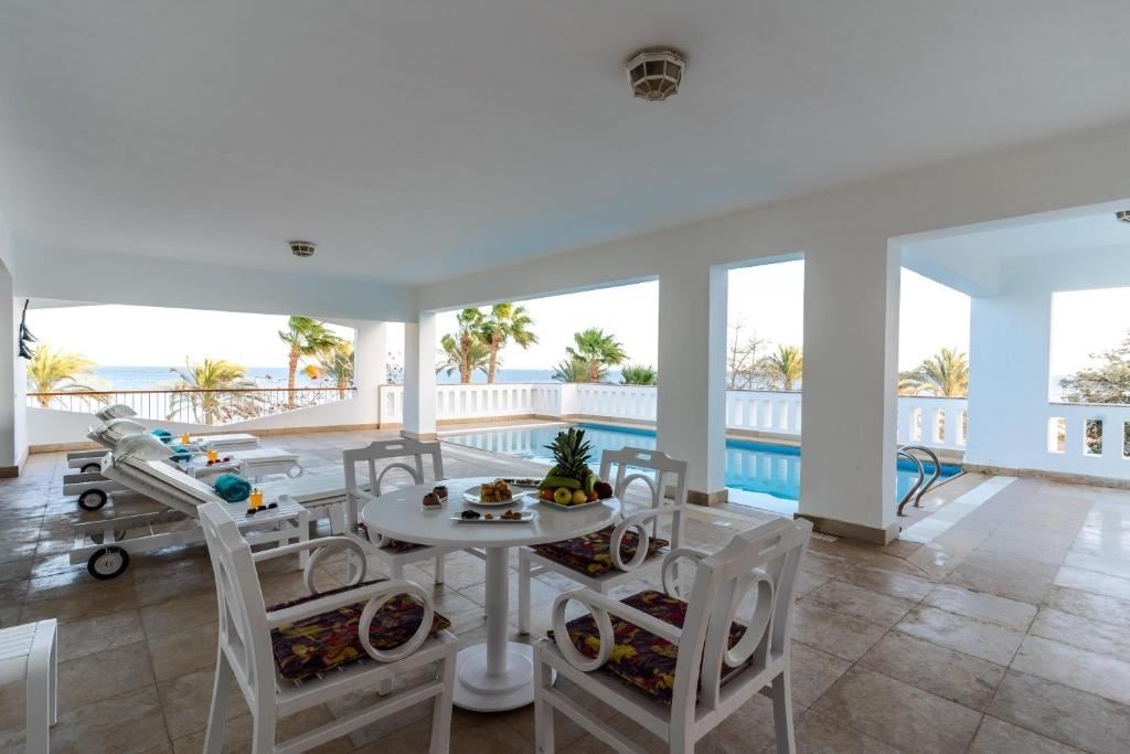 rooms-royal-suite-with-private-pool--1-bed-room