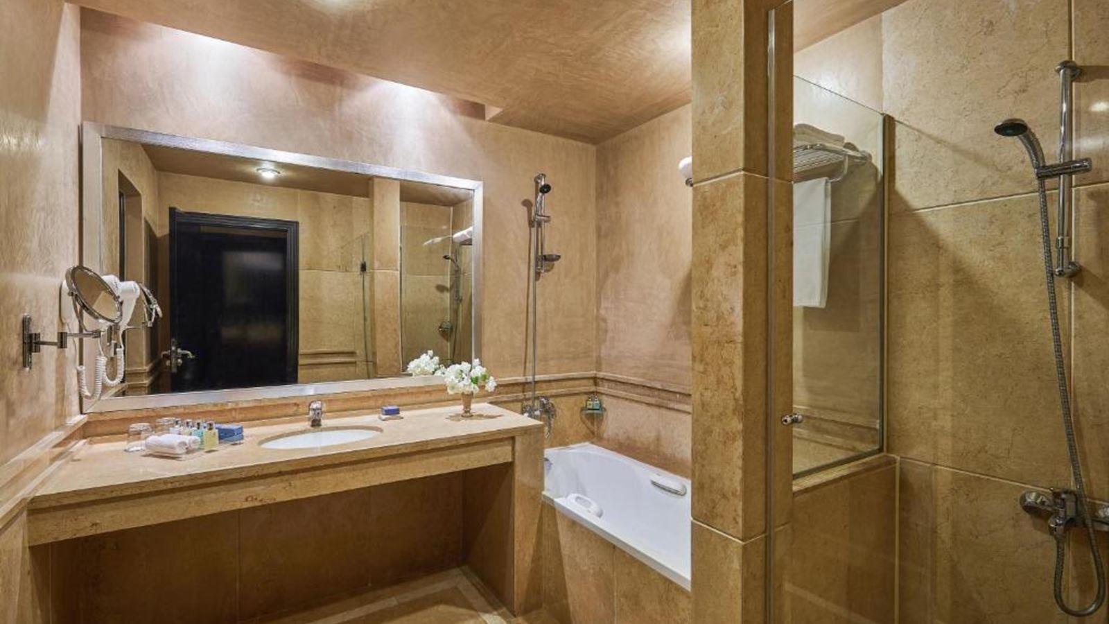 rooms-royal-suite
