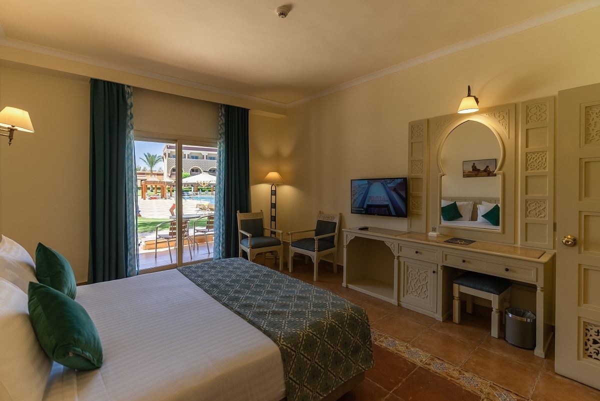 rooms-family-suite-garden-view