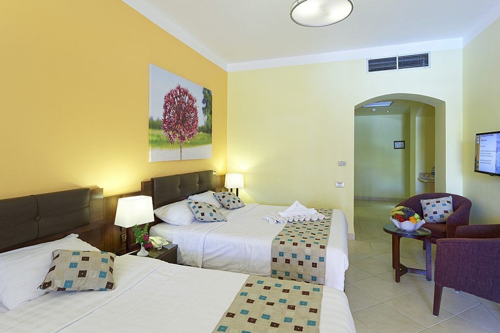 rooms-premium-family-room
