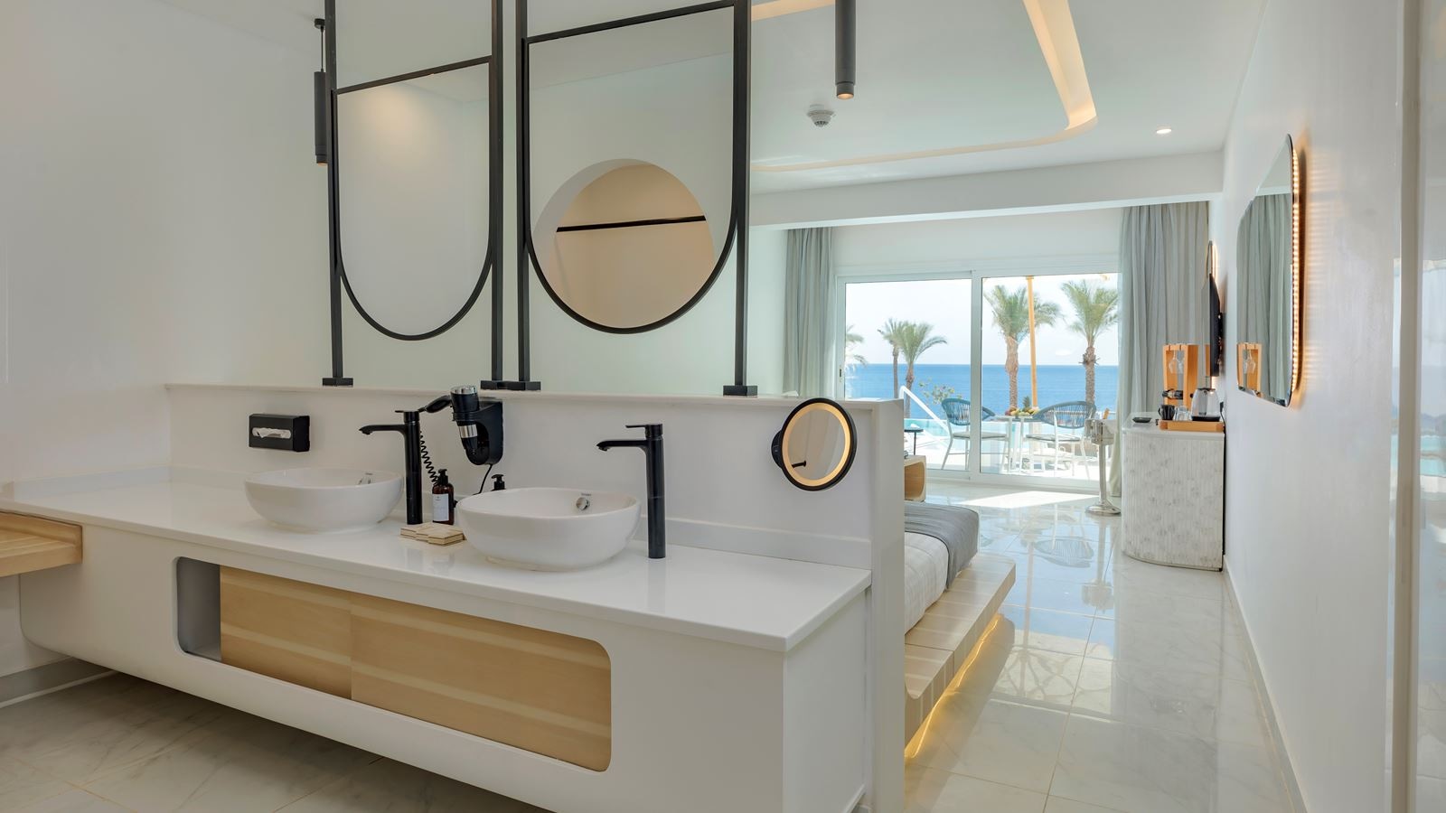 rooms-junior-swim-up-suite