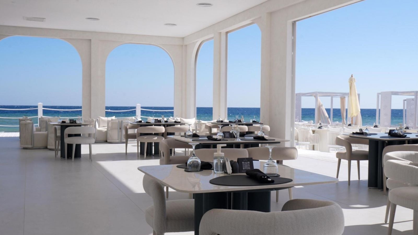 restaurants-posh-club-royal-cuisine-for-posh-club-members-only