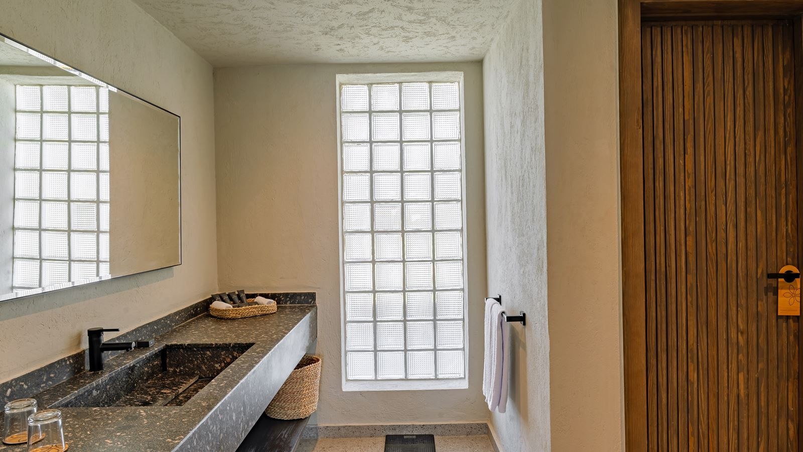 rooms-suite-family-side-sea-view