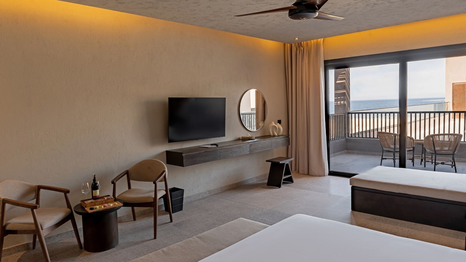 rooms-suite-family-side-sea-view