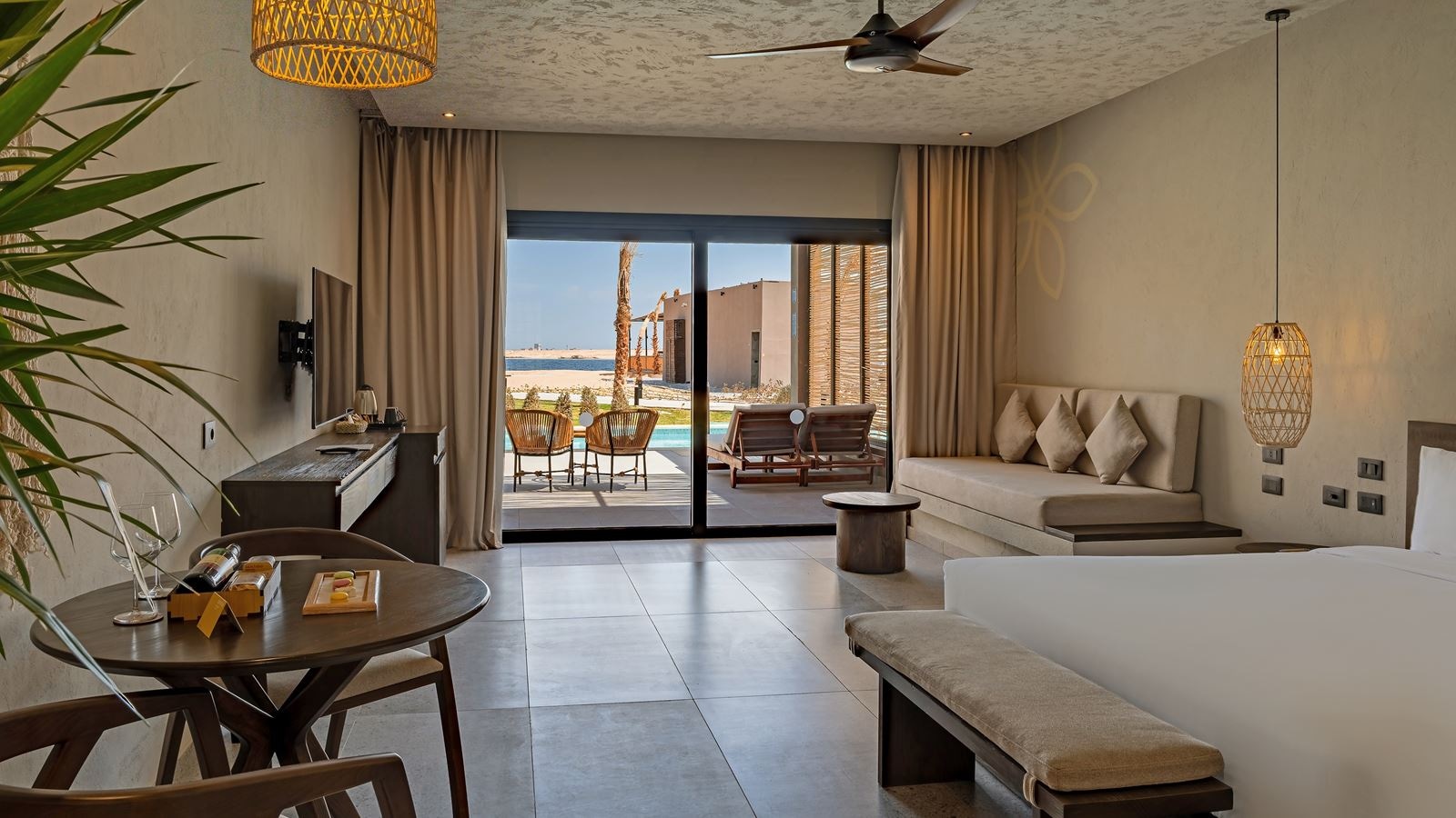 rooms-swim-up-suite-beach-front-sea-view