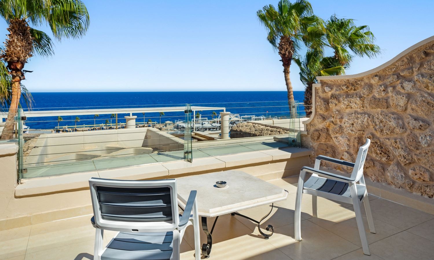 rooms-room-standard-sea-view