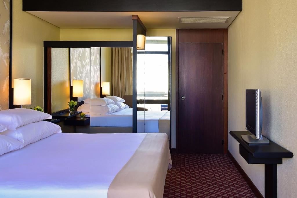 rooms-family-room