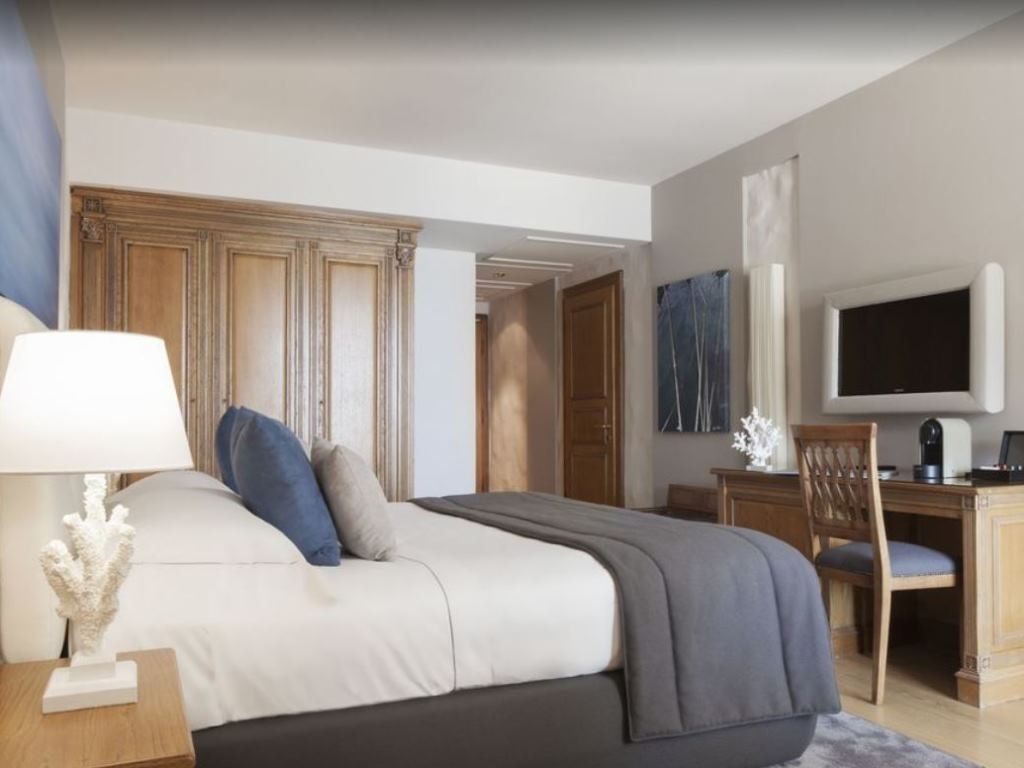 rooms-superior-room-frontal-sea-view-with-balcony-or-terrace