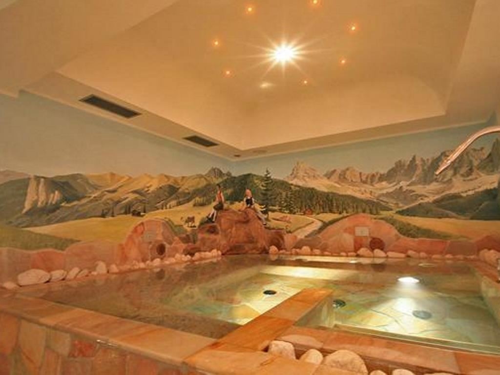 pools-indoor-pool