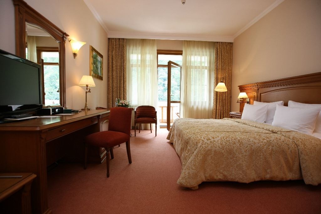 rooms-delux-balcony-dbl-a