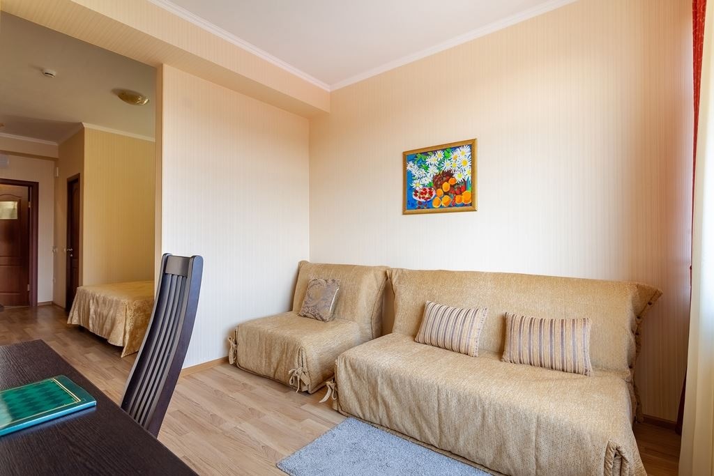 rooms-suite-without-balcony
