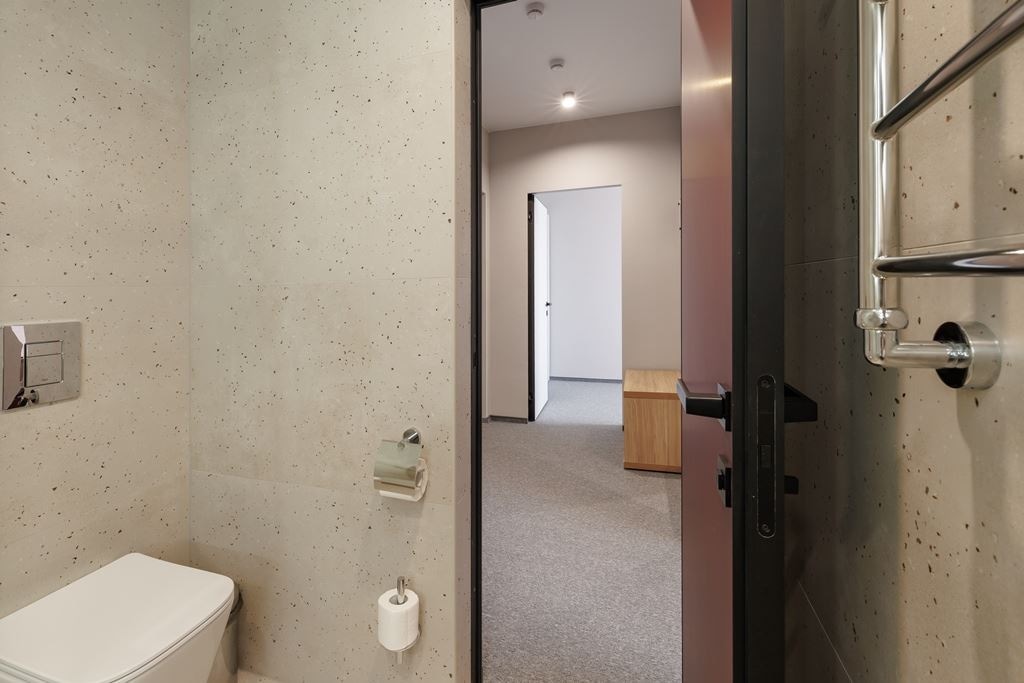 rooms-luxe-with-balkony