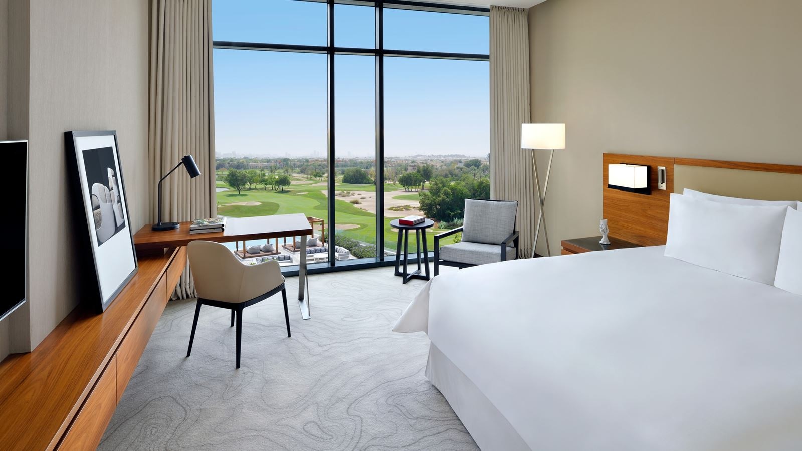 rooms-deluxe-golf-view-room