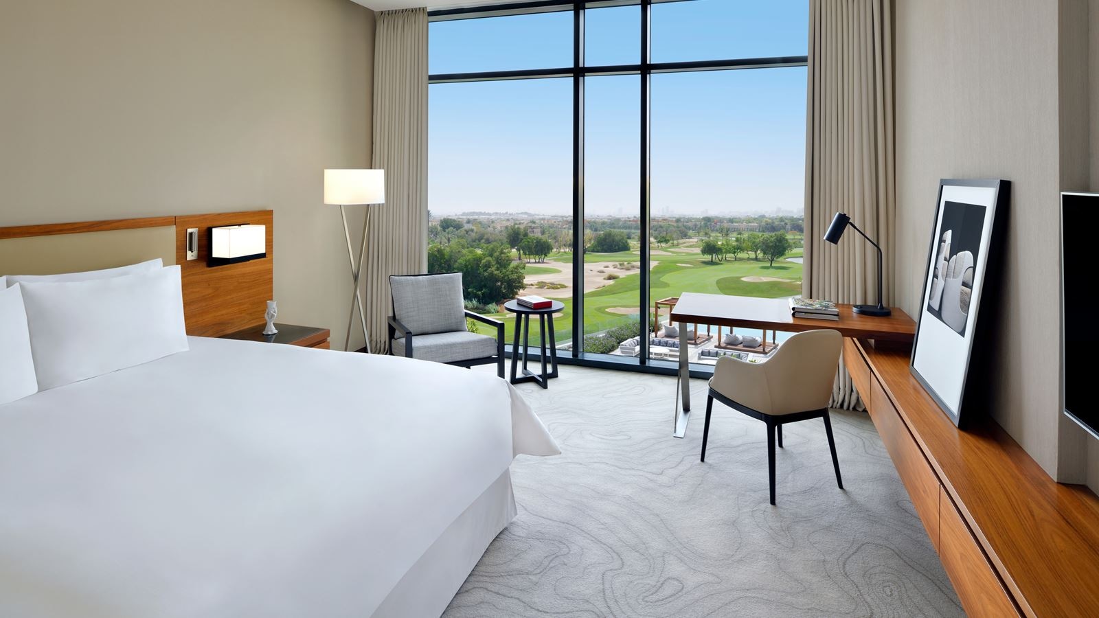 rooms-deluxe-golf-view-room