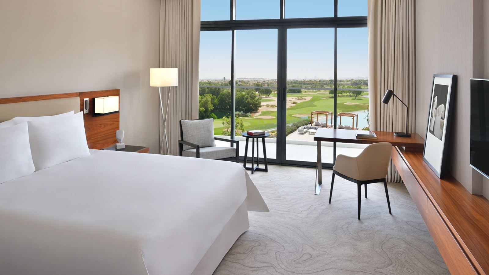rooms-executive-suite-golf-view