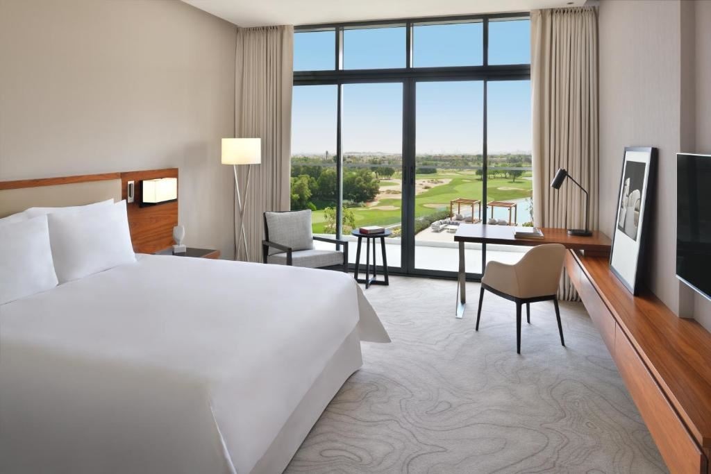 rooms-premier-suite-golf-view