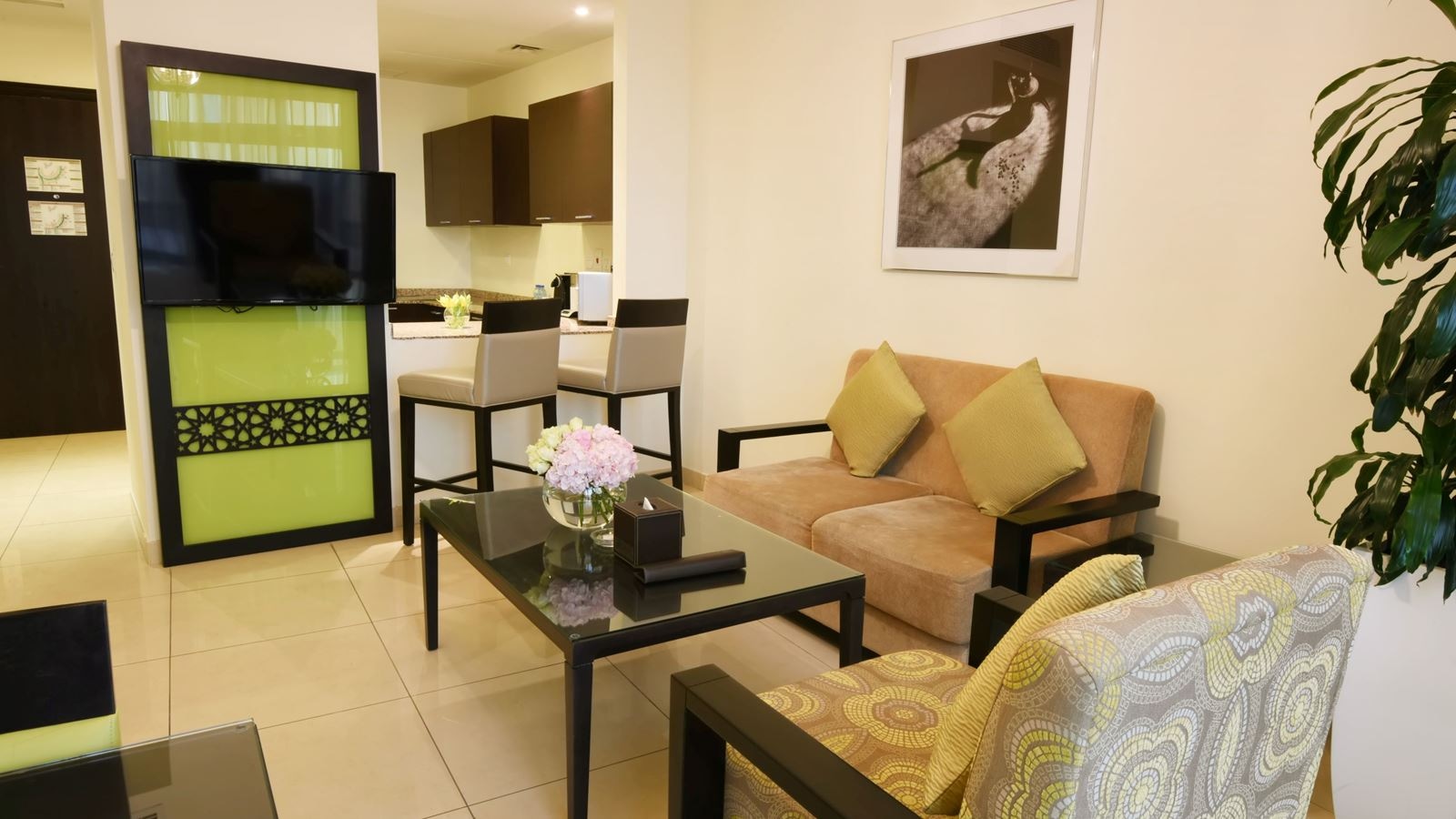 rooms-one-bedroom-suite-city-view