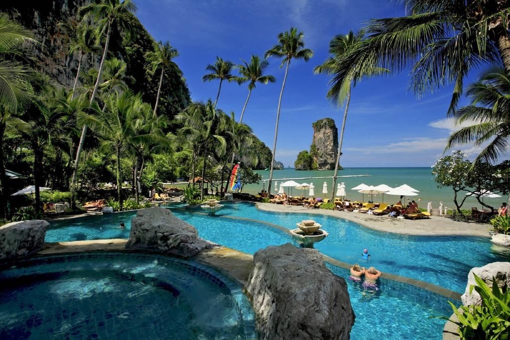 pools-outdoor-pool