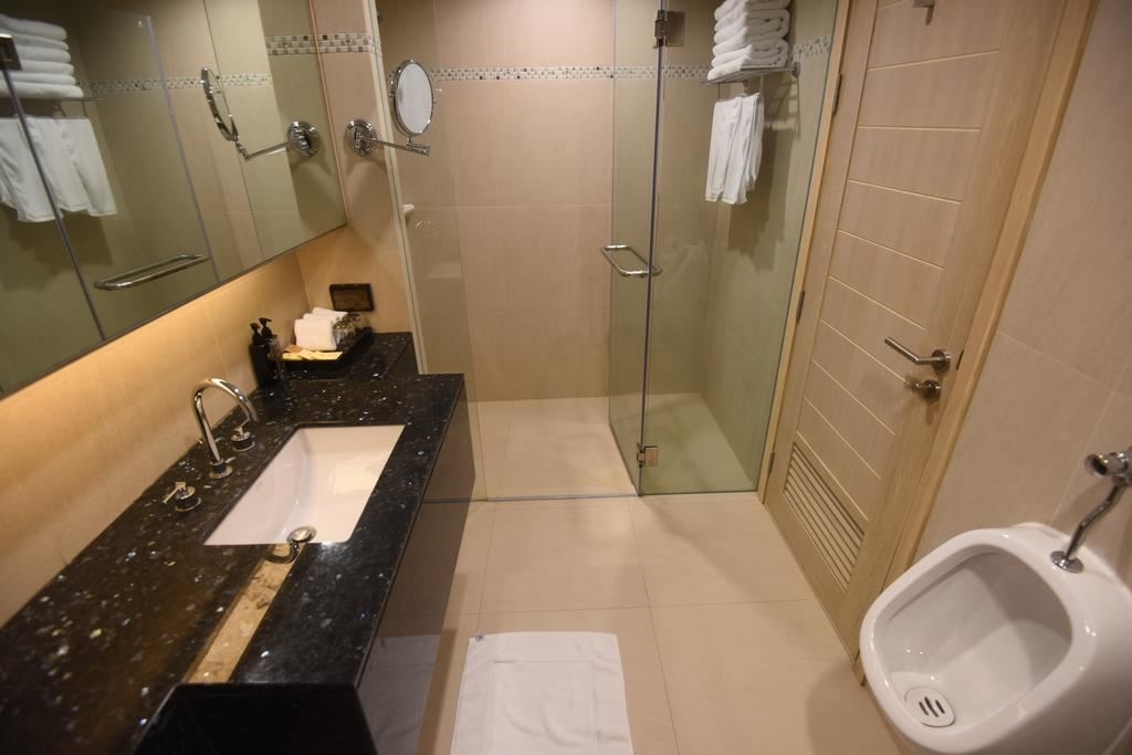 rooms-deluxe-room