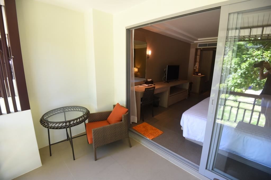 rooms-deluxe-room