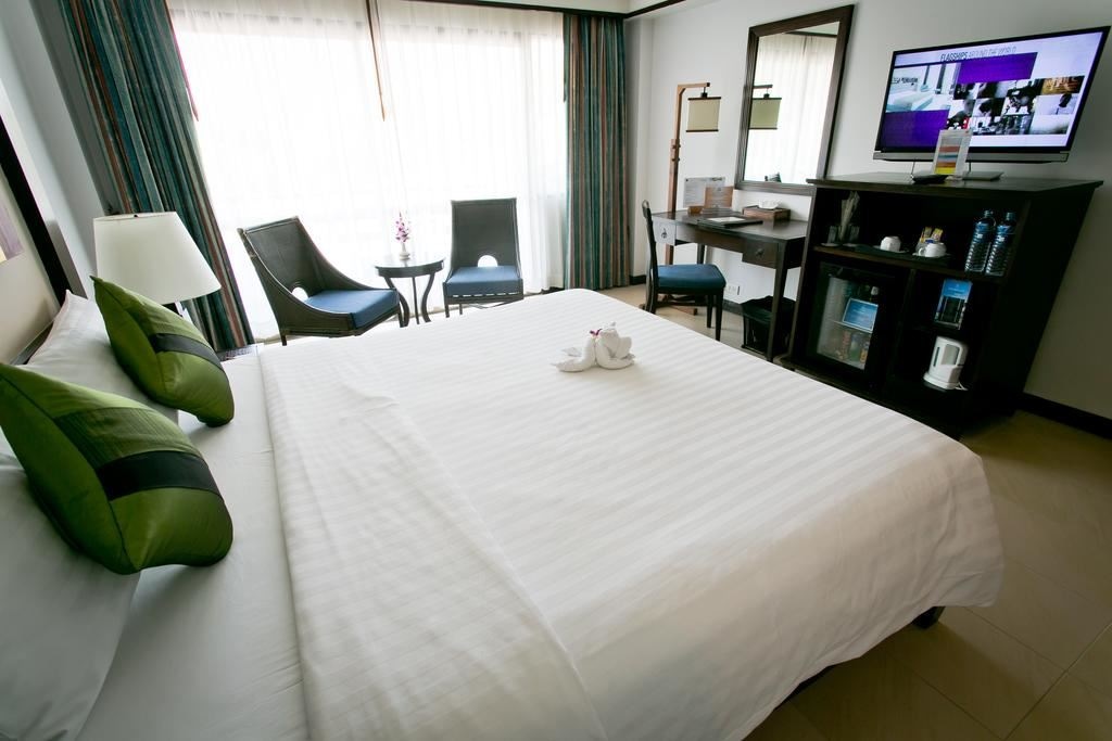 rooms-superior-main-room