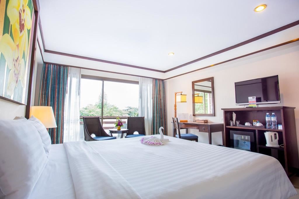 rooms-superior-main-room