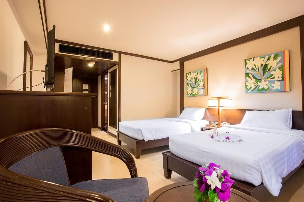 rooms-superior-main-room