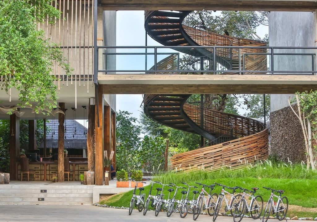 general-main-building