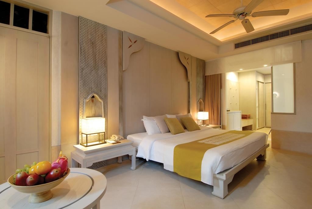 rooms-private-garden-pool