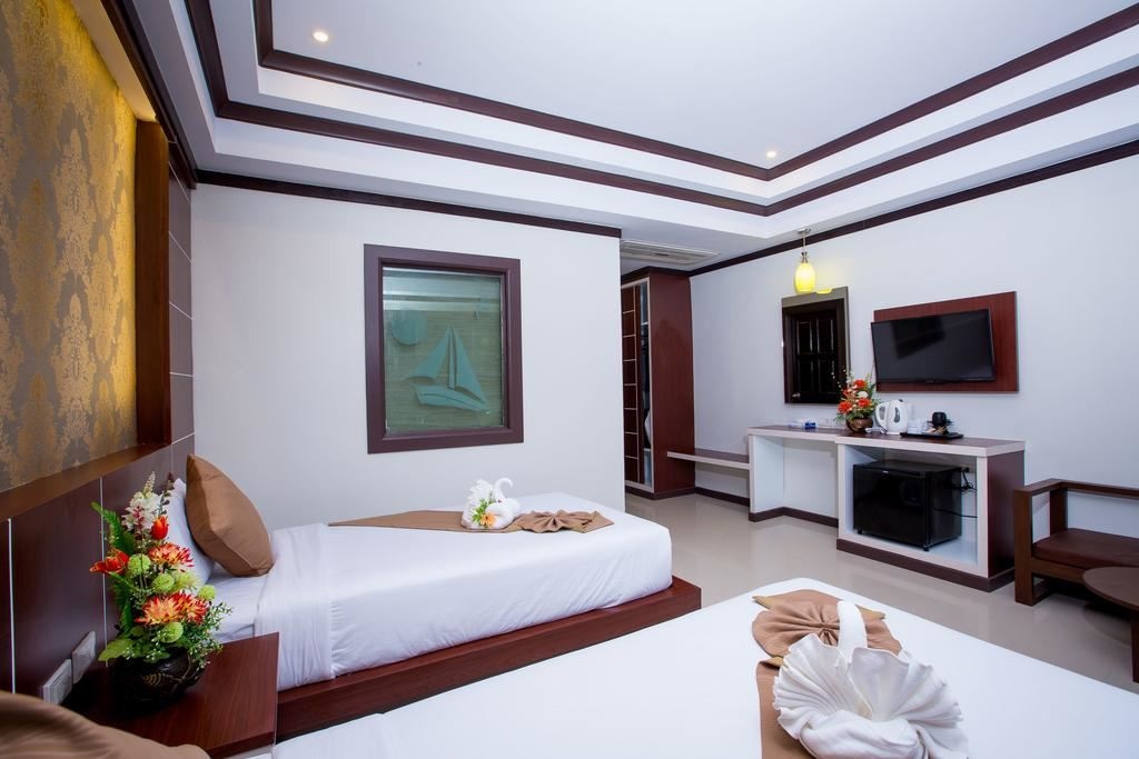 rooms-deluxe-room