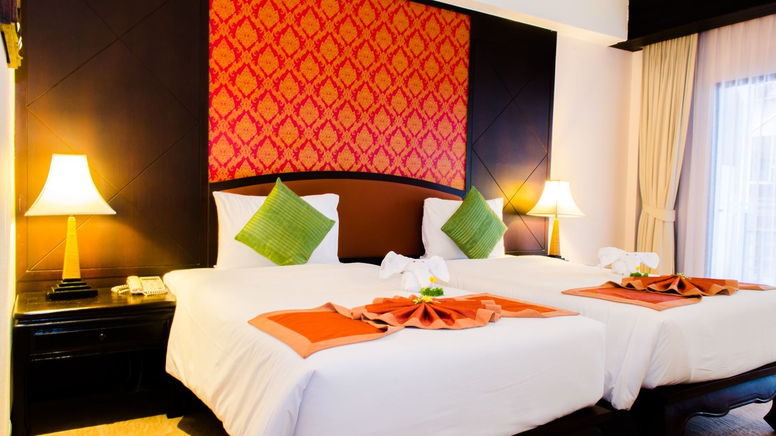 rooms-deluxe-room