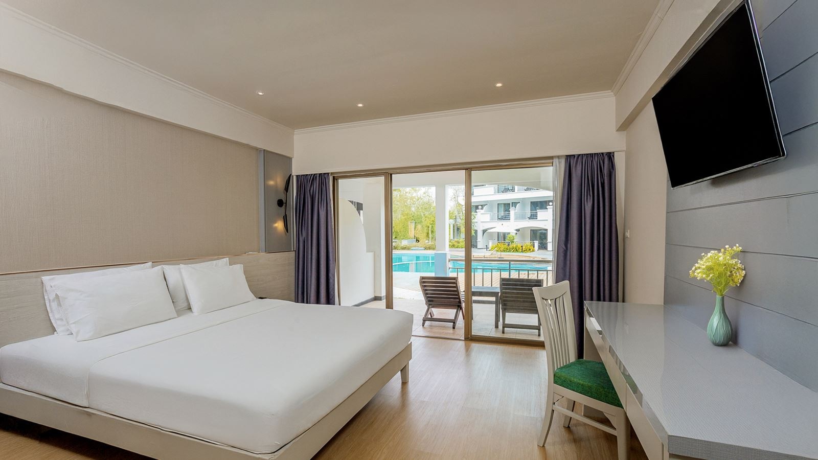 rooms-resort-pool-view-room