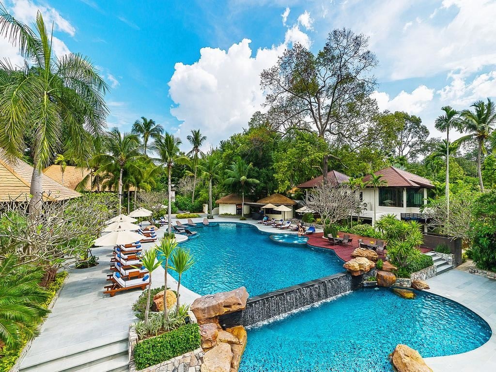 pools-outdoor-pool