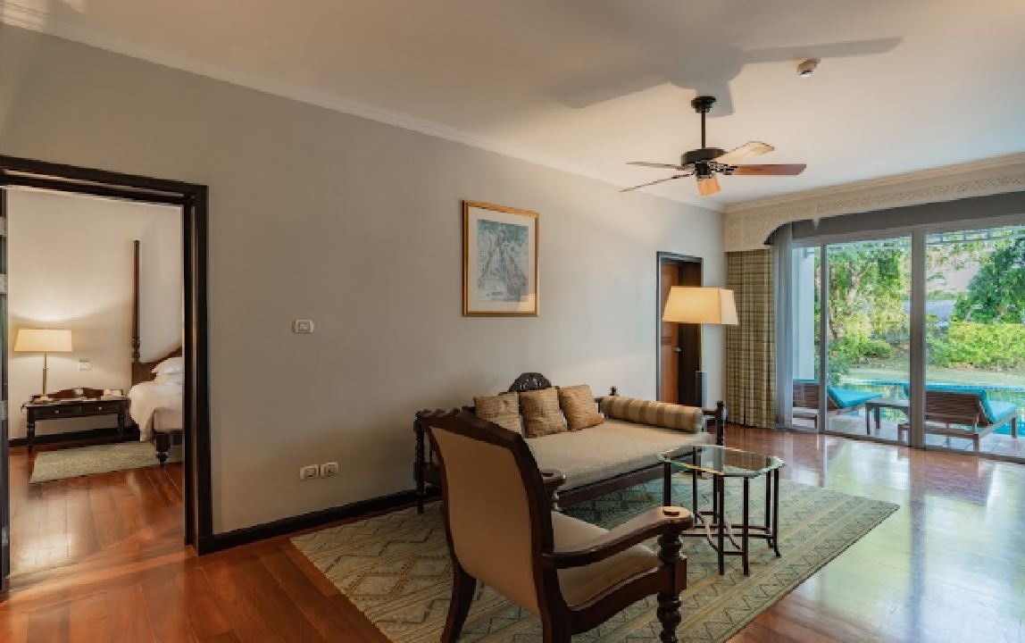 rooms-pool-suite